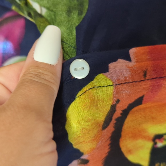 Floral blouse - Picture 3 of 4